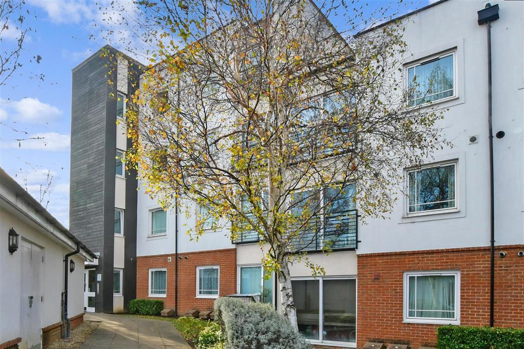 Buffers Lane, Leatherhead, Surrey 1 bed flat £205,000