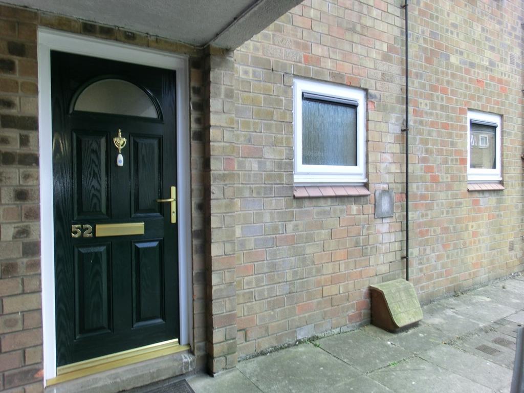Inglewhite, Skelmersdale WN8 2 bed ground floor flat £495 pcm (£114 pw)