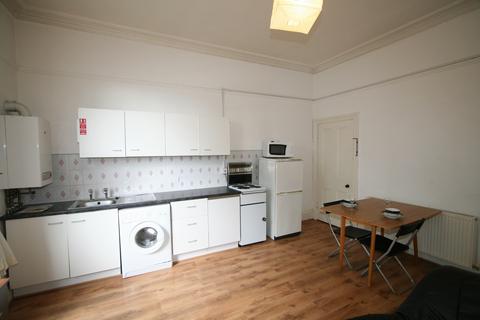 1 bedroom house to rent, SPRING ROAD, Leeds