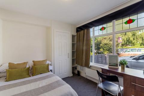 6 bedroom house to rent, STANMORE CRESCENT, Leeds