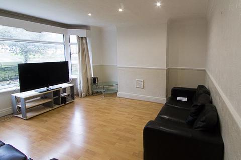 4 bedroom house to rent, KIRKSTALL HILL, Leeds