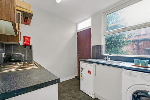 7 bedroom house to rent, CARDIGAN ROAD, Leeds