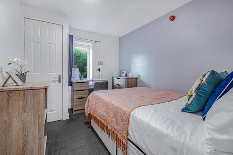3 bedroom flat to rent, HYDE PARK TERRACE, Leeds