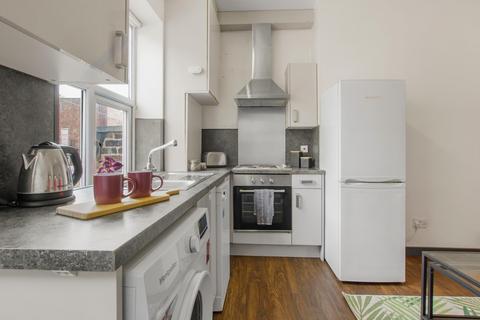3 bedroom house to rent, HYDE PARK TERRACE, Leeds