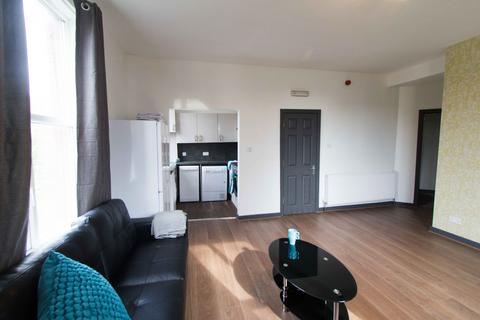 5 bedroom house to rent, HYDE PARK TERRACE, Leeds