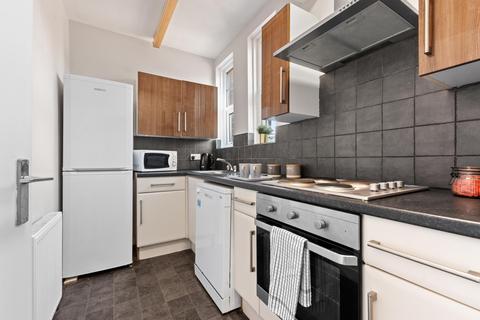 3 bedroom house to rent, HEADINGLEY LANE, Leeds