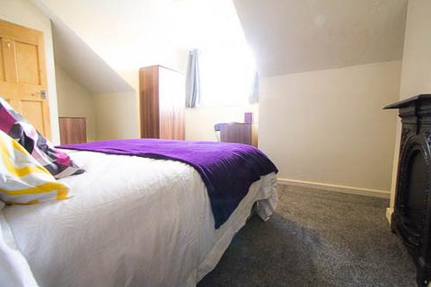 3 bedroom house to rent, LUMLEY AVENUE, Leeds