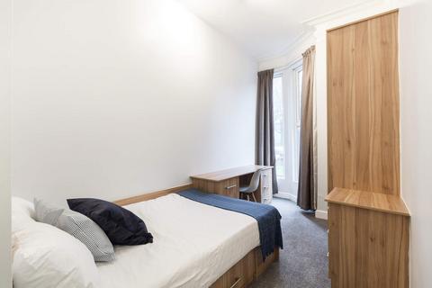 4 bedroom house to rent, HYDE PARK ROAD, Leeds