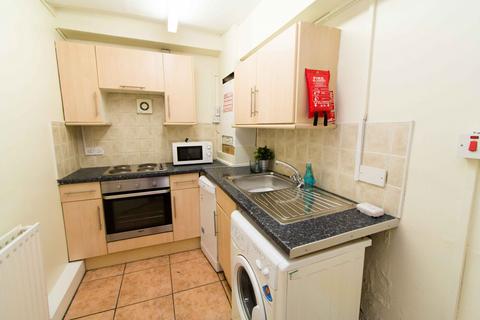 2 bedroom flat to rent, ST JOHNS TERRACE, Leeds