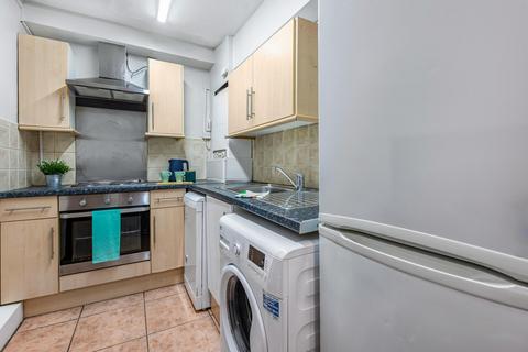 2 bedroom flat to rent, ST JOHNS TERRACE, Leeds