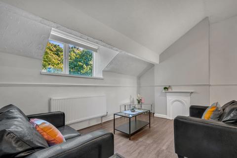 2 bedroom house to rent, HYDE PARK ROAD, Leeds