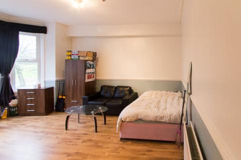 1 bedroom house to rent, HYDE PARK ROAD, Leeds