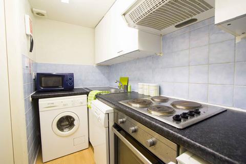 1 bedroom house to rent, HYDE PARK ROAD, Leeds