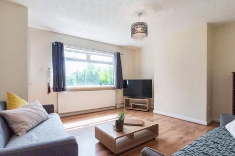 3 bedroom house to rent, STANMORE MOUNT, Leeds