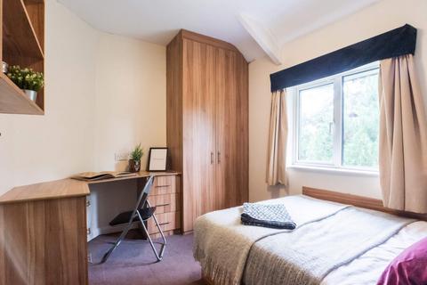 3 bedroom house to rent, STANMORE MOUNT, Leeds