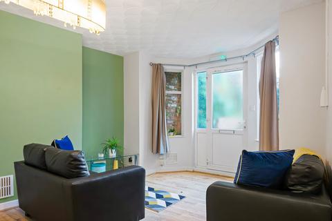 2 bedroom house to rent, VINERY ROAD, Leeds