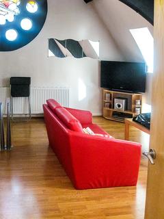 2 bedroom flat to rent, CLIFF ROAD - DESIGN HOUSE, Leeds