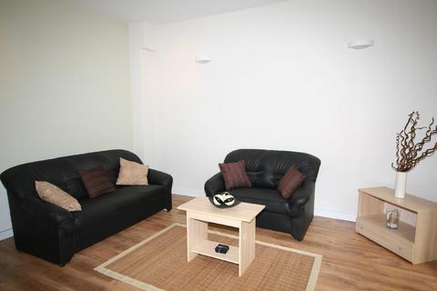 5 bedroom house to rent, VICTORIA ROAD, Leeds