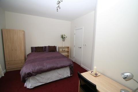 5 bedroom house to rent, VICTORIA ROAD, Leeds