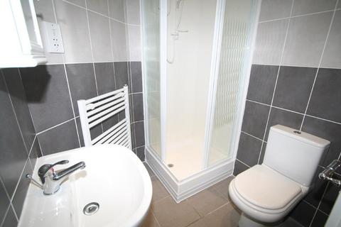 5 bedroom house to rent, VICTORIA ROAD, Leeds