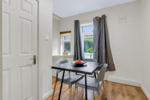 4 bedroom house to rent, TALBOT VIEW, Leeds