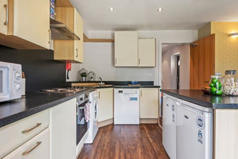 2 bedroom house to rent, THE MEWS, BENTLEY LANE, Leeds