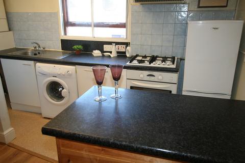 1 bedroom house to rent, KIRKSTALL ROAD, Leeds