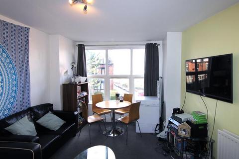 4 bedroom house to rent, BRUDENELL AVENUE, Leeds