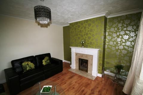 4 bedroom house to rent, LANGDALE AVENUE, Leeds