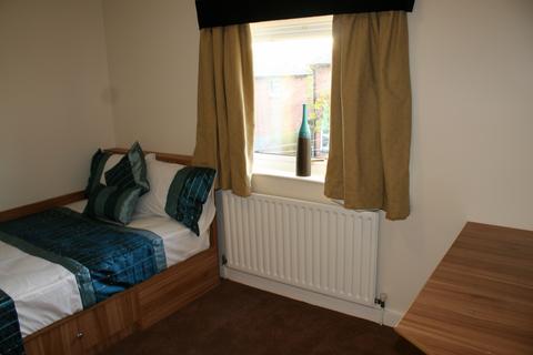 3 bedroom house to rent - STANMORE GROVE, Leeds