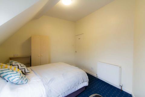 3 bedroom house to rent - KIRKSTALL ROAD, Leeds
