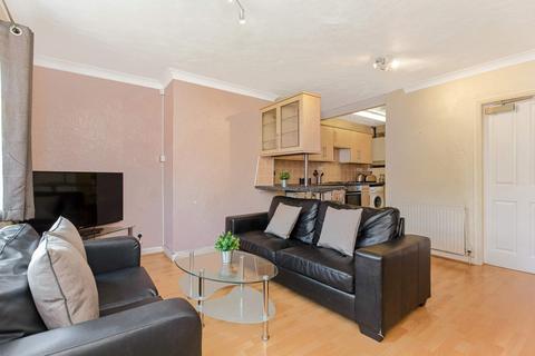 4 bedroom house to rent, STANMORE MOUNT, Leeds