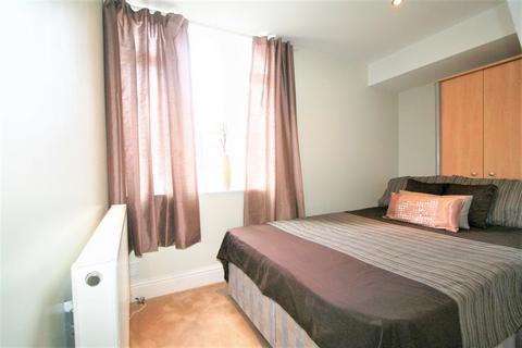 2 bedroom flat to rent, HYDE TERRACE, Leeds