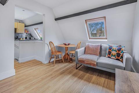 2 bedroom flat to rent, HYDE TERRACE, Leeds