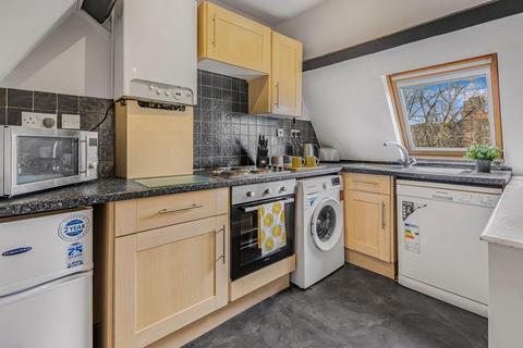 2 bedroom flat to rent, HYDE TERRACE, Leeds