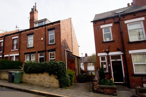 2 bedroom house to rent, BEECHWOOD TERRACE, Leeds