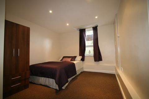2 bedroom house to rent, WINSTANLEY TERRACE, Leeds