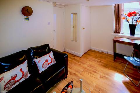 1 bedroom flat to rent, BRUDENELL ROAD, Leeds