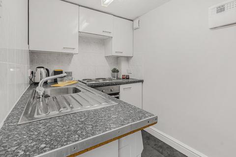 1 bedroom flat to rent, BRUDENELL ROAD, Leeds