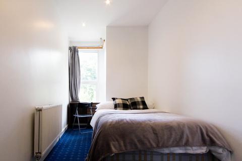 2 bedroom house to rent, WINSTANLEY TERRACE, Leeds