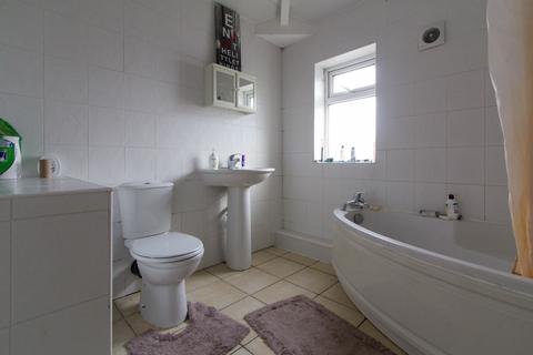 4 bedroom house to rent, CHAPEL LANE, Leeds