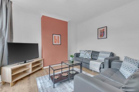 4 bedroom house to rent, CHAPEL LANE, Leeds