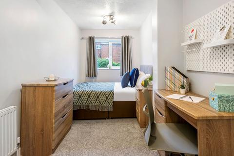5 bedroom house to rent, STANMORE CRESCENT, Leeds