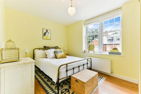 Flat 3, Mayfield House, 2 Damson Way, Carshalton, SM5 4BF