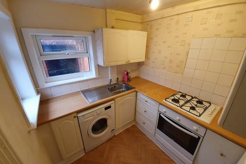 3 bedroom terraced house to rent, Heathcote Road, Manchester, M18