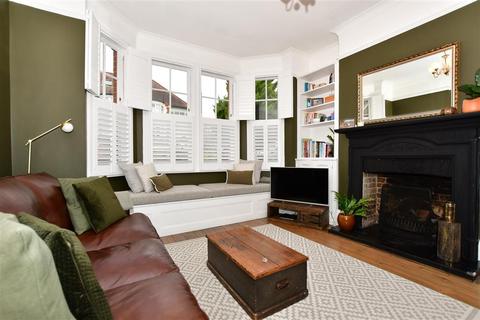 8 Russell Road, Buckhurst Hill, IG9 5QJ