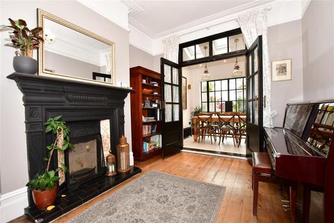 8 Russell Road, Buckhurst Hill, IG9 5QJ