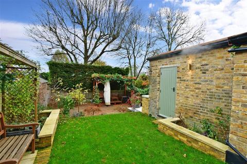 8 Russell Road, Buckhurst Hill, IG9 5QJ