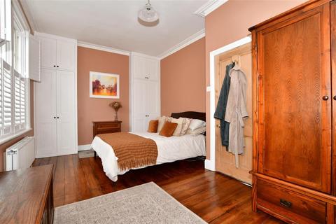 8 Russell Road, Buckhurst Hill, IG9 5QJ