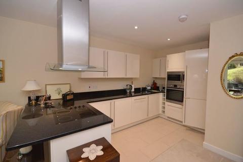 2 bedroom flat for sale - Wispers Lane, Haslemere, Surrey, GU27 1AS